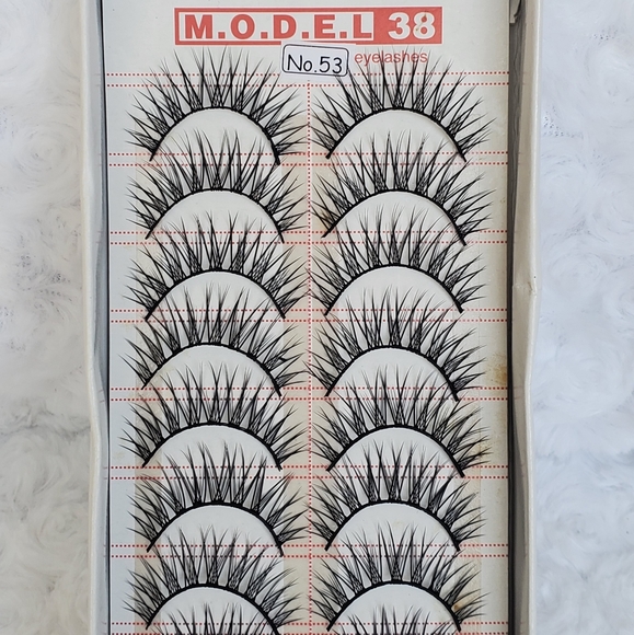 False Eyelashes #53 - Picture 1 of 3